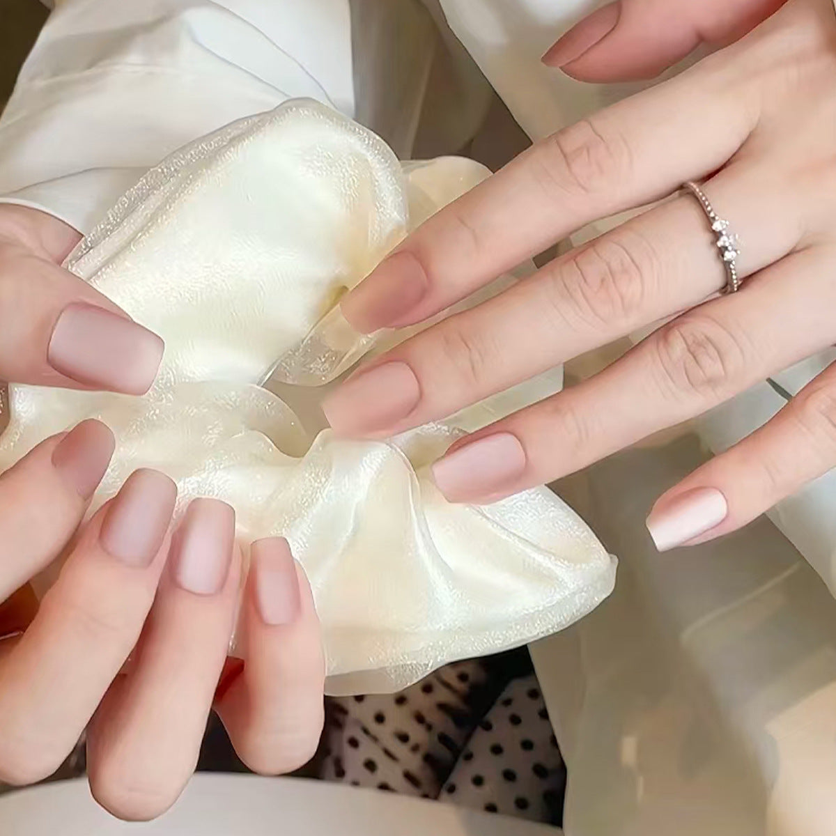 30Velvet Matte Frosted Coffee Cat Eye Wearable Nails Short Green Enhancing Fairness ins Wind Nail Stickers Fake Nails