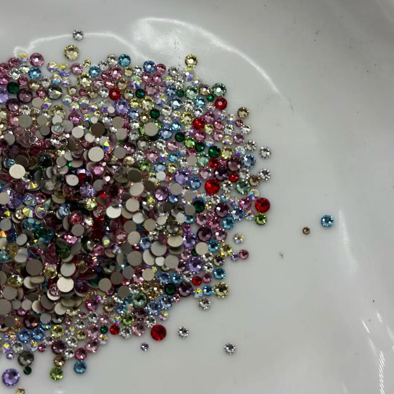 Super Shiny Flat Colorful Round Nail Art Rhinestones 33 Cut Mixed Crushed Rhinestones Nail Stickers Rhinestone Decorations