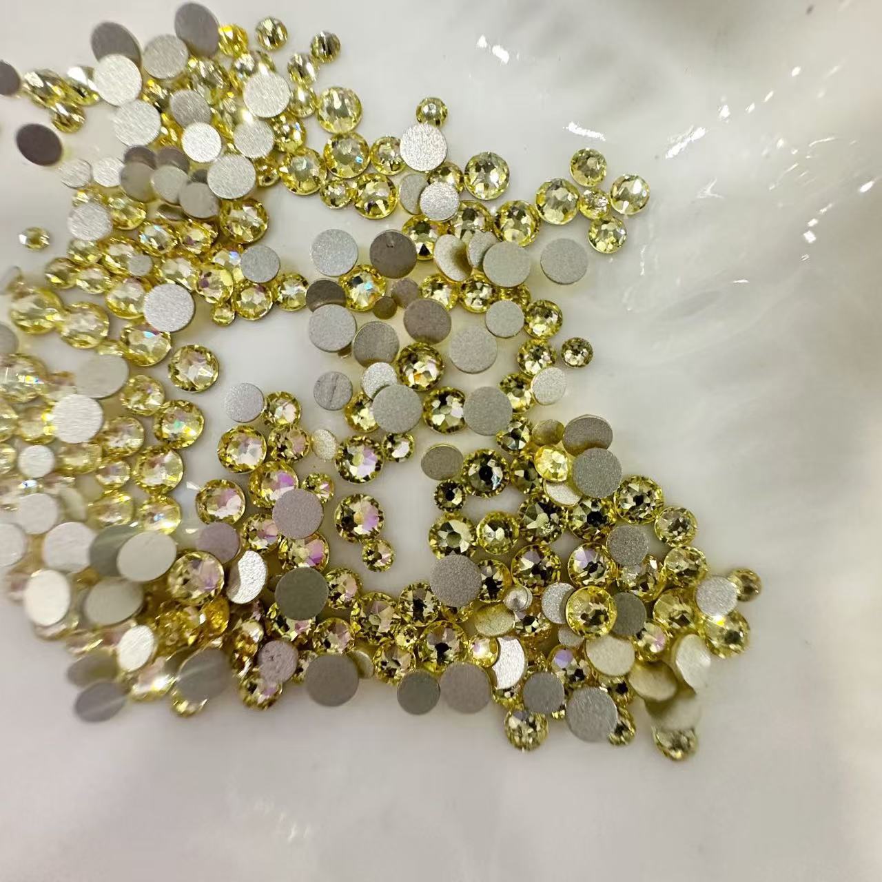 Super Shiny Flat Colorful Round Nail Art Rhinestones 33 Cut Mixed Crushed Rhinestones Nail Stickers Rhinestone Decorations